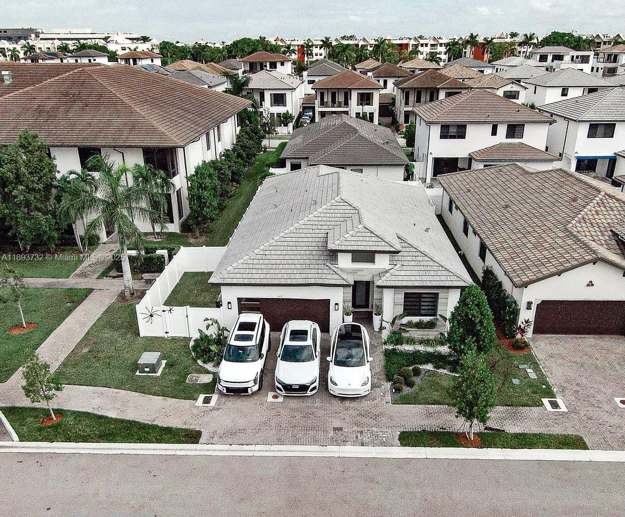 8137 NW 46th Terrace, Doral, FL 33166 photo 2