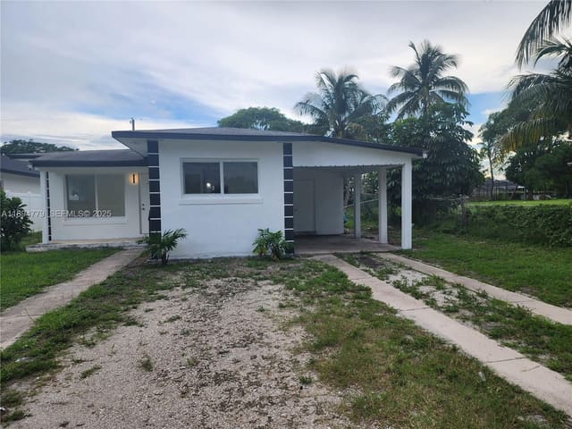 418 NW 8th Avenue, sold in Ridgewood Hills, Boynton Beach, FL