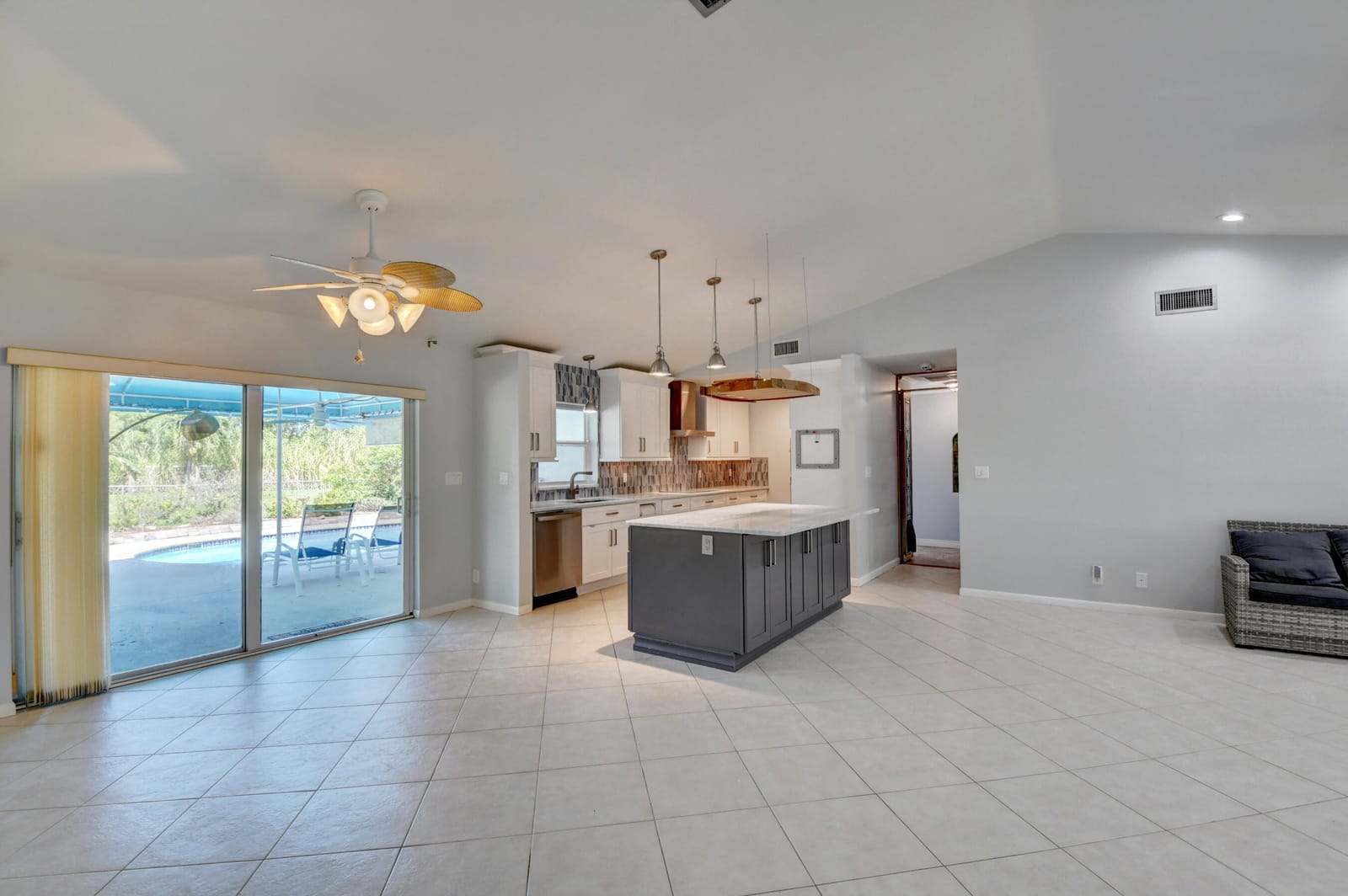 1275 NW 13th Avenue — photo 5