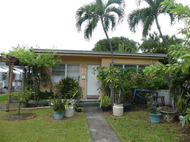 1629 Mayo Street, sold in Hollywood South Side Add, Hollywood, FL