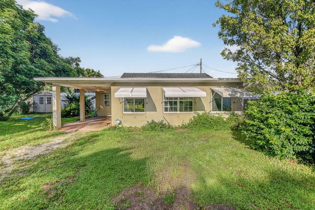 3582 Davis Road, sold in Lakewood Gardens 1, Palm Springs, FL
