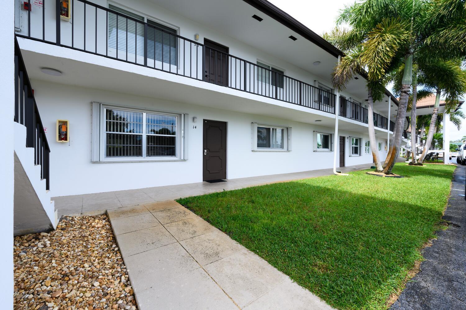 3075 Gardens East Drive 14, Palm Beach Gardens, FL 33410, Palm Beach Gardens