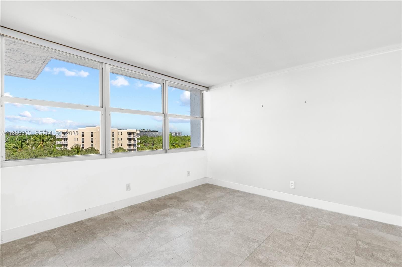 16565 NE 26th Avenue 6C, North Miami Beach, FL 33160 photo 4