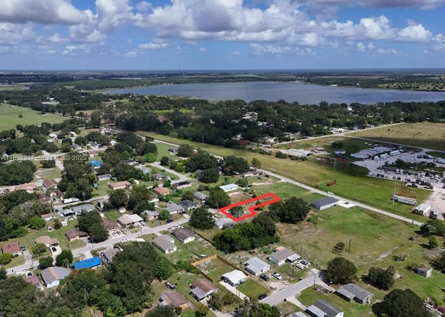 219 Sheila Lane, Lake Wales, FL 33859