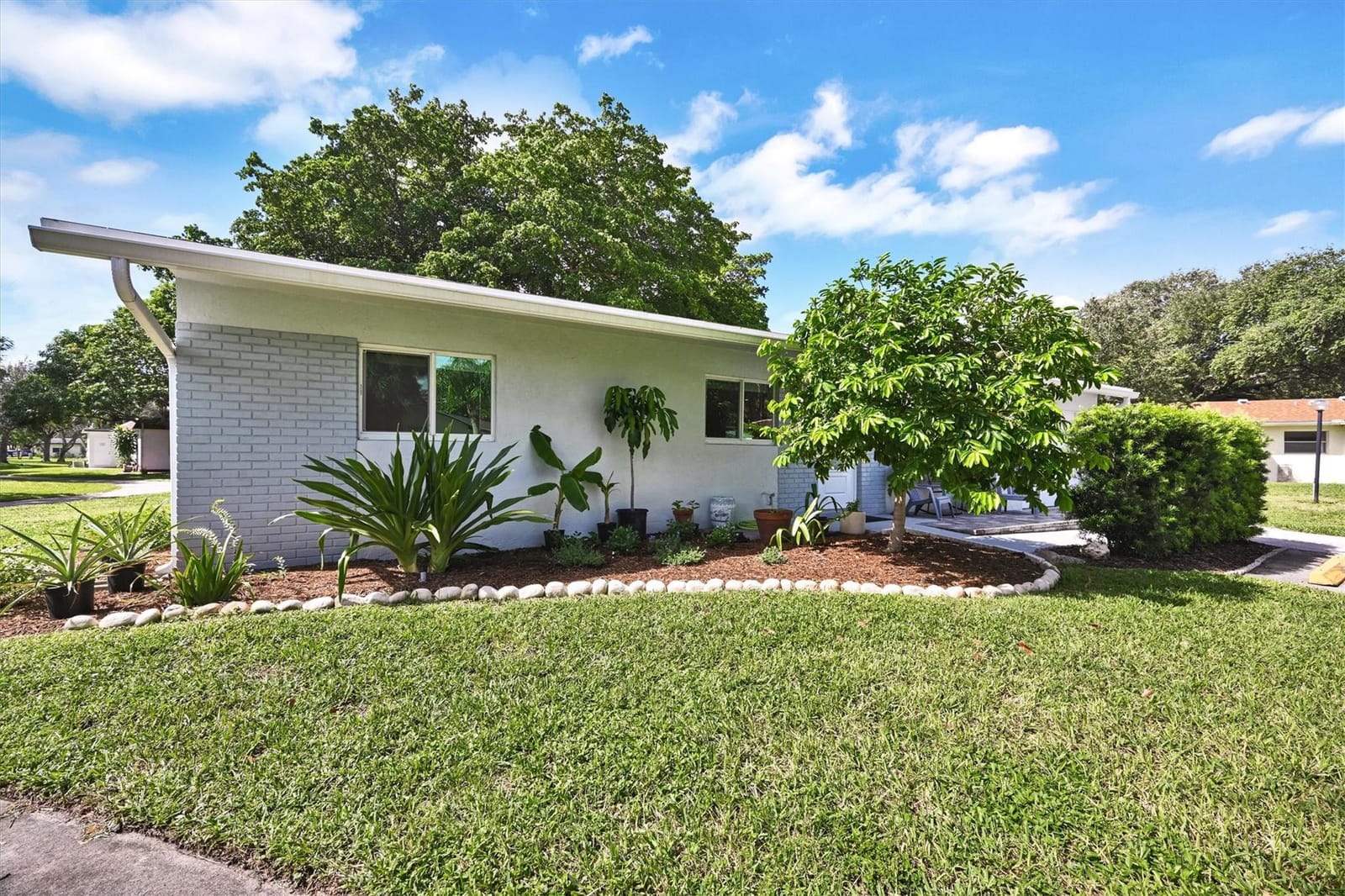 2512 SW Natura Boulevard, Deerfield Beach, FL 33441 photo 3