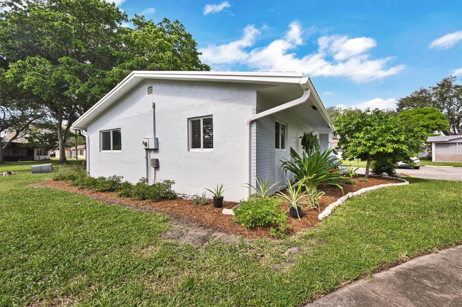 2512 SW Natura Boulevard, Deerfield Beach, FL 33441 photo 4