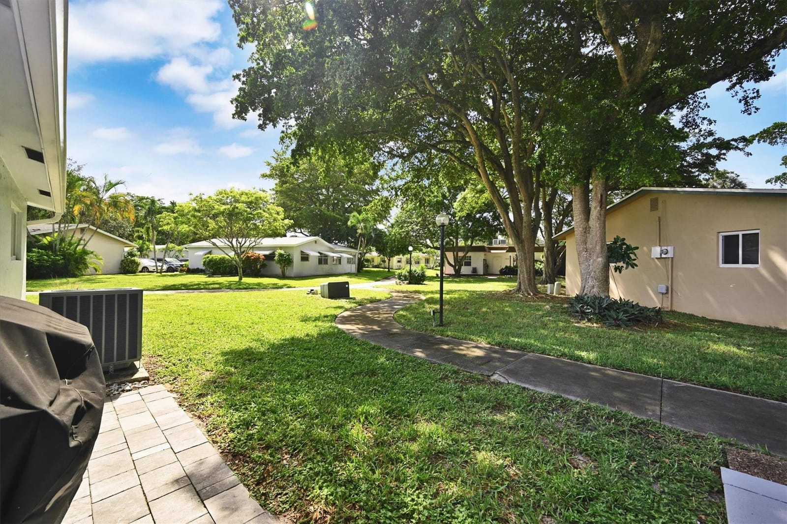 2512 SW Natura Boulevard, Deerfield Beach, FL 33441 photo 9
