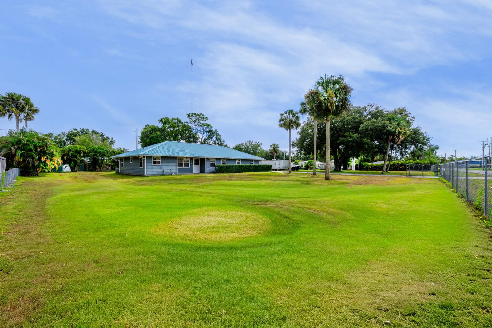 588 NE 28th Avenue, Okeechobee, FL 34972 photo 3