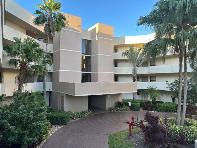 5900 Camino Del Sol 203, Boca Raton, FL 33433