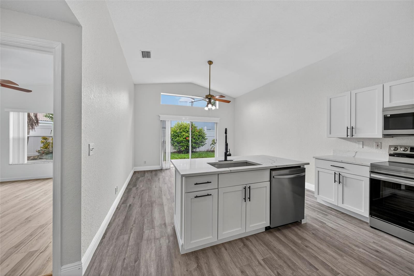 2424 SW 162nd Avenue — photo 5