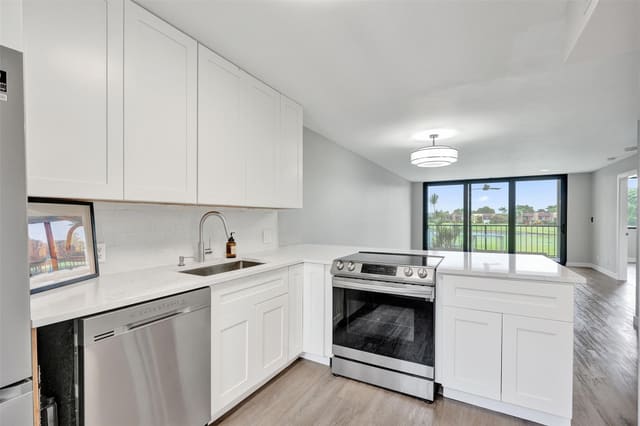 4539 Luxemburg Court 201, Lake Worth, FL 33467