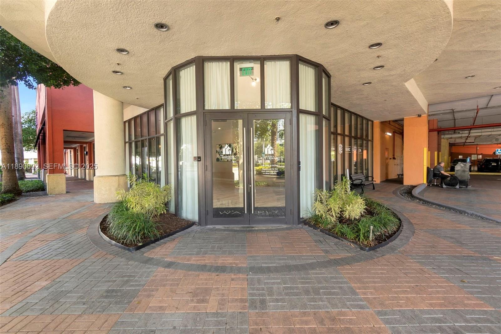 110 N Federal Highway 909, Fort Lauderdale, FL 33301