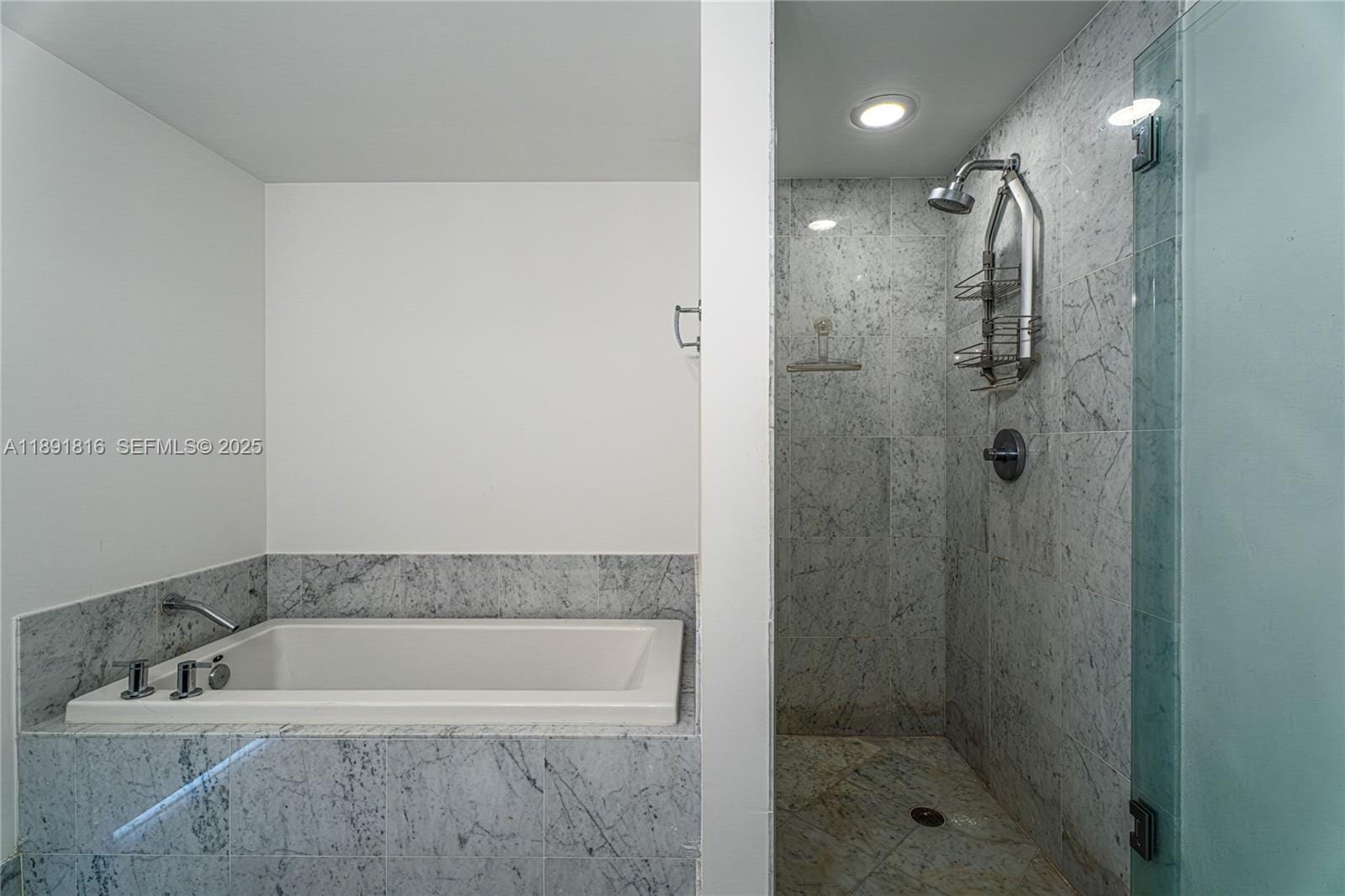253 NE 2nd Street 3203, Miami, FL 33132 photo 21