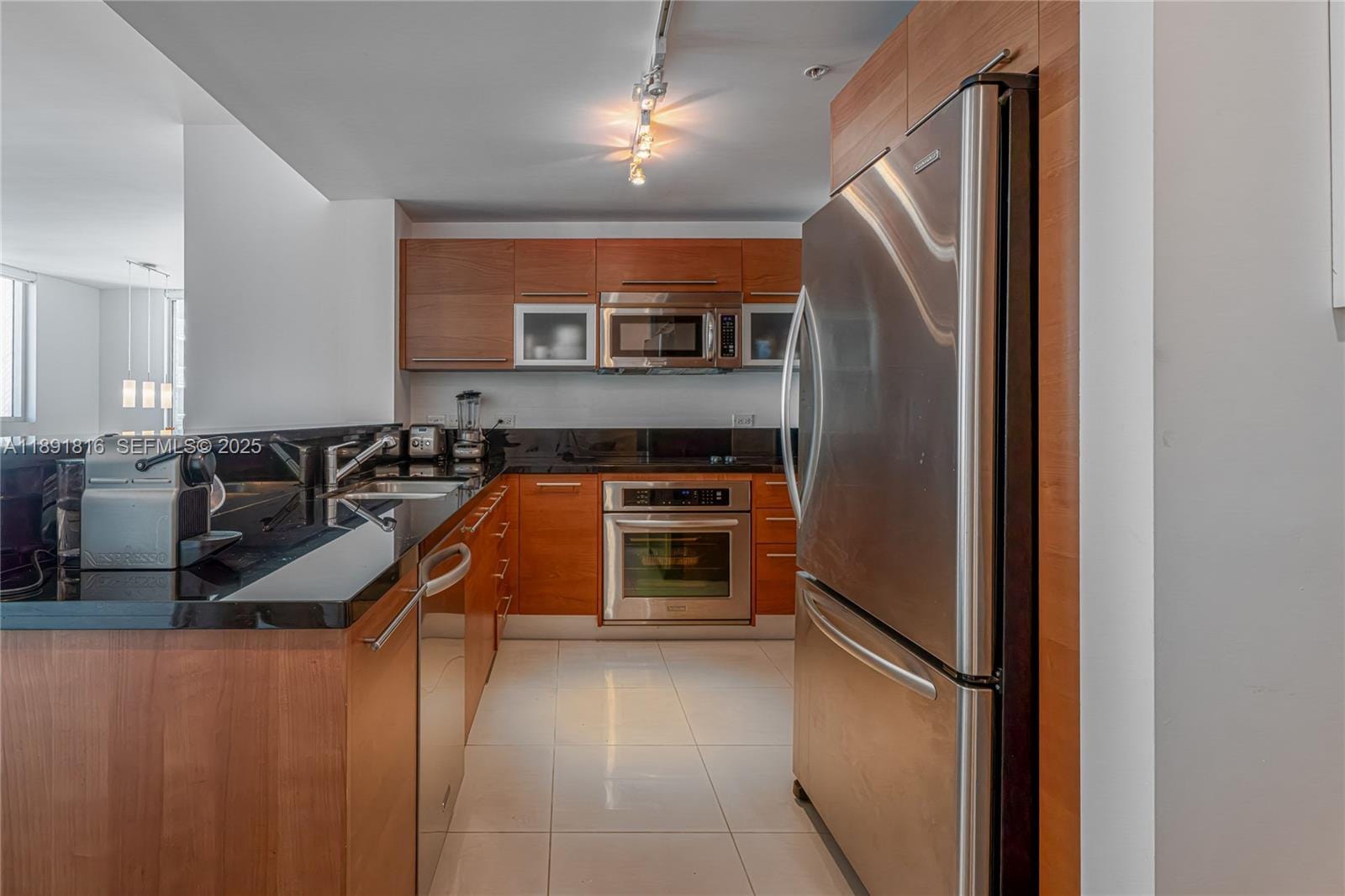 253 NE 2nd Street 3203, Miami, FL 33132 photo 7