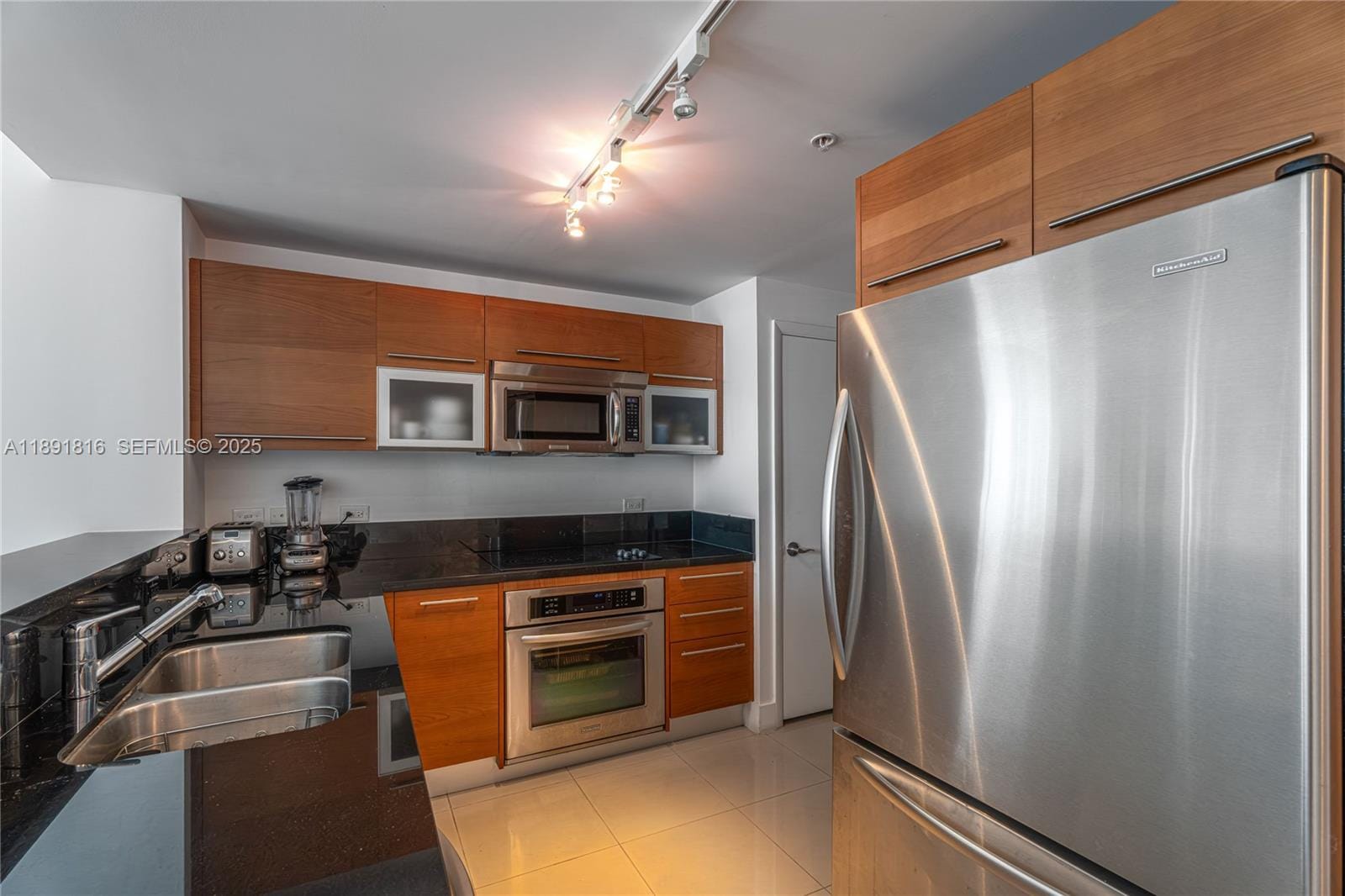 253 NE 2nd Street 3203, Miami, FL 33132 photo 8