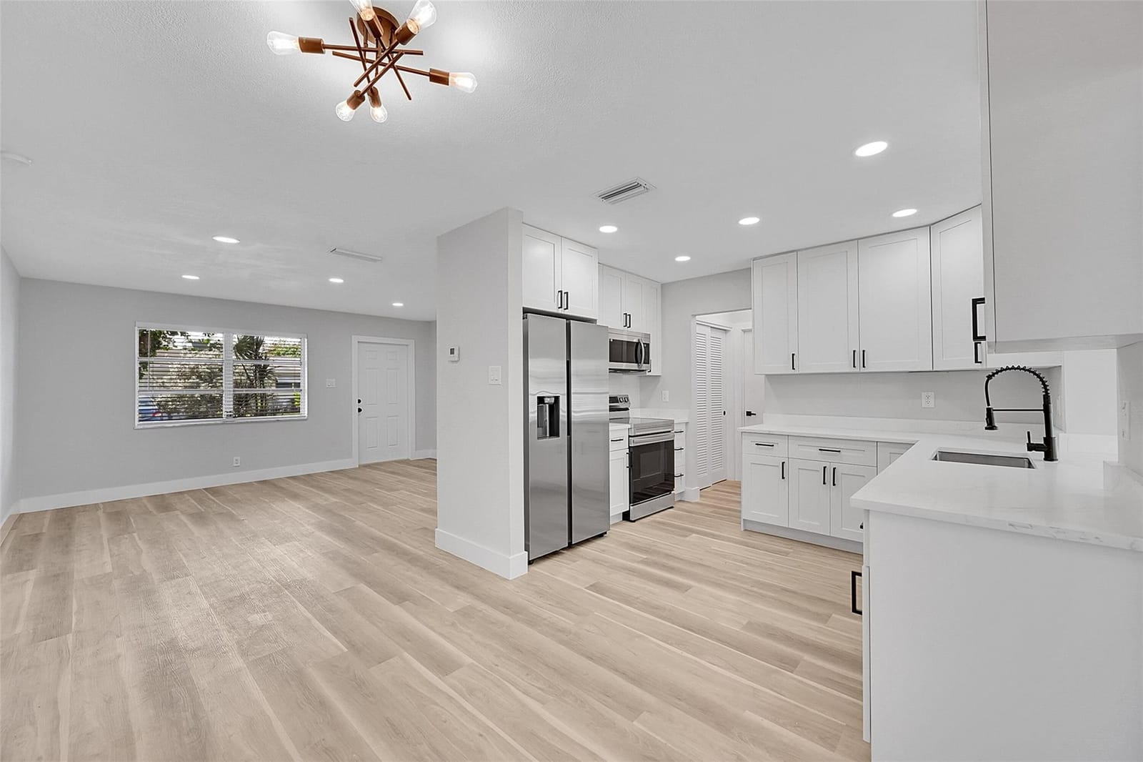 6925 NW 11th Street — photo 11
