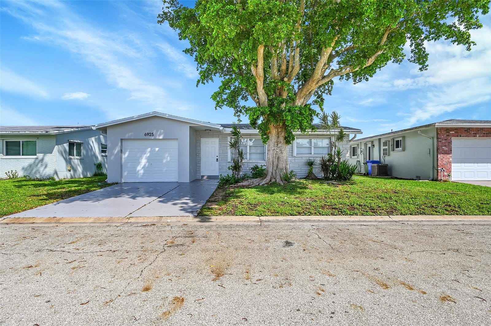 6925 NW 11th Street — photo 3