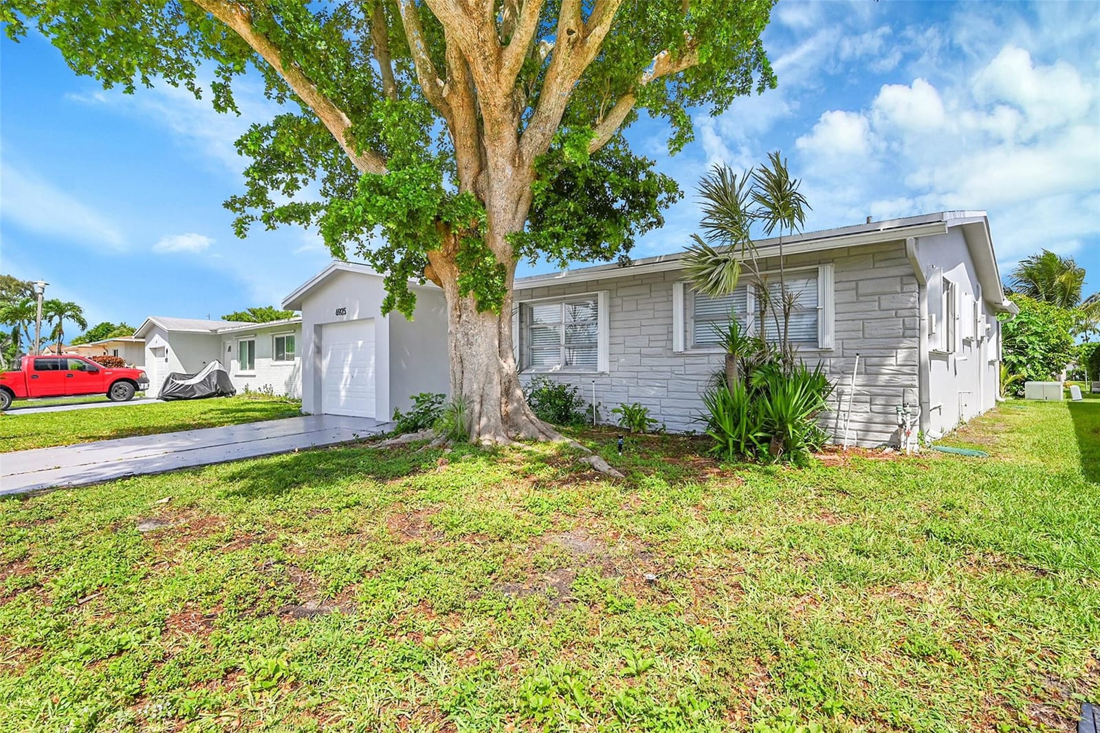 6925 NW 11th Street — photo 4