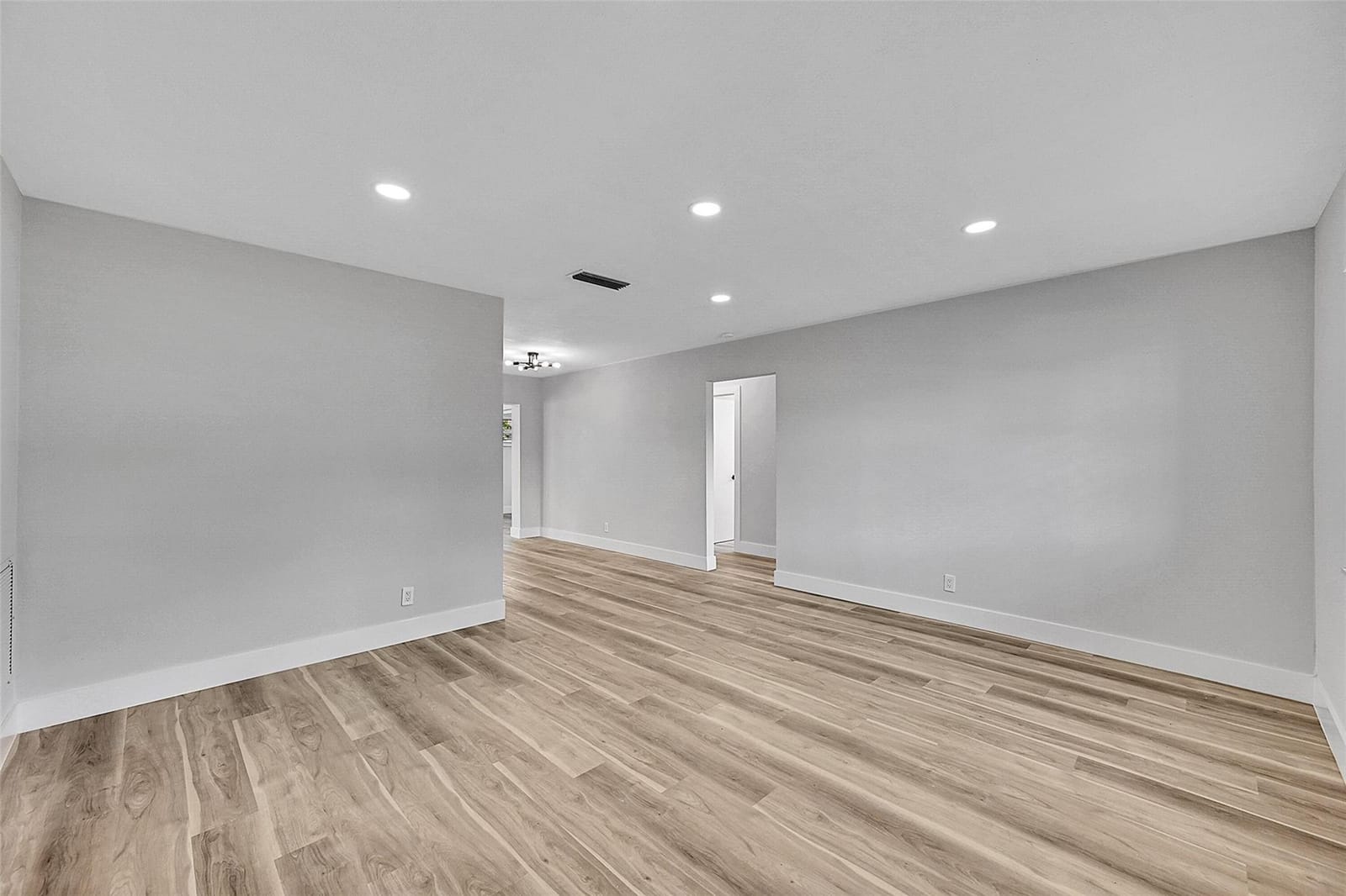 6925 NW 11th Street — photo 6