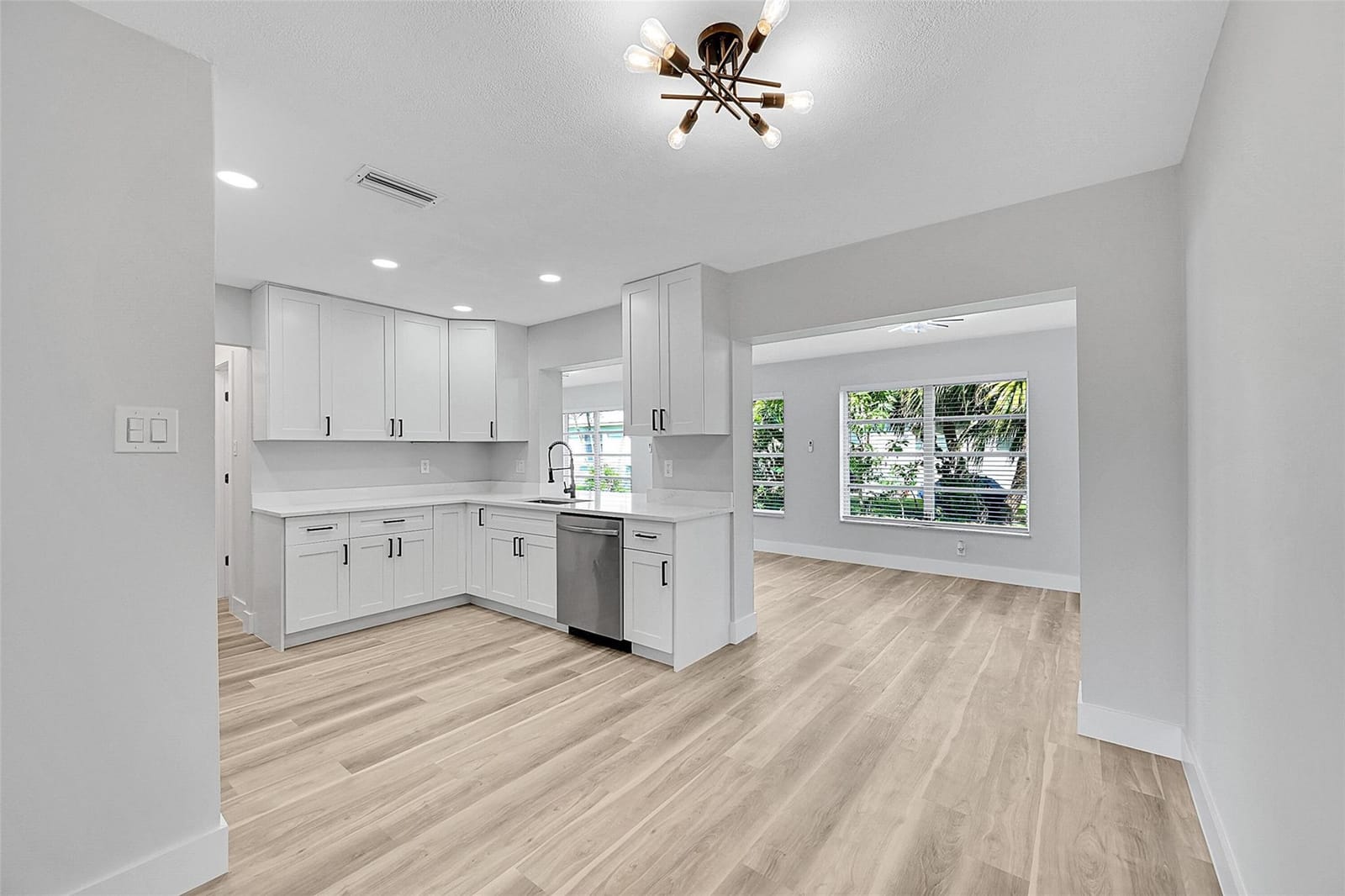 6925 NW 11th Street — photo 10