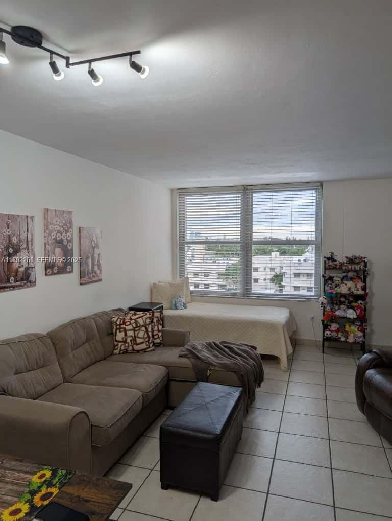 2899 Collins Avenue 736, Miami Beach, FL 33140 photo 11
