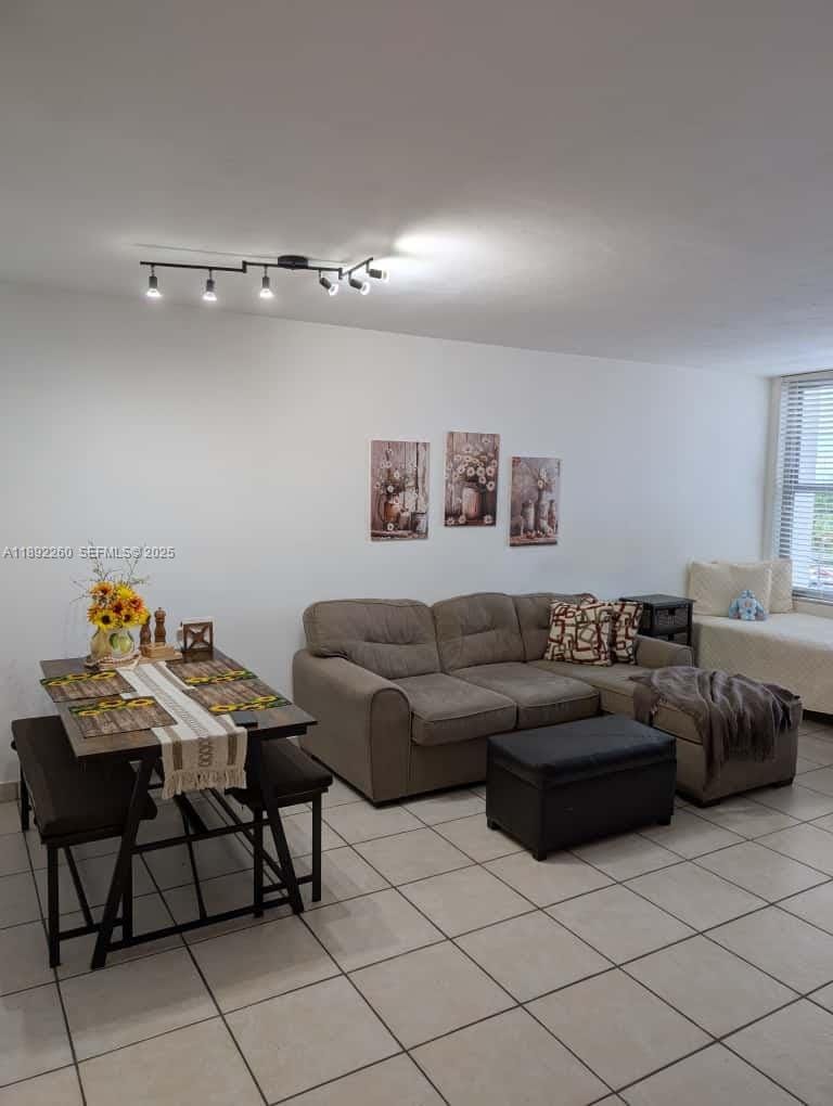 2899 Collins Avenue 736, Miami Beach, FL 33140 photo 12