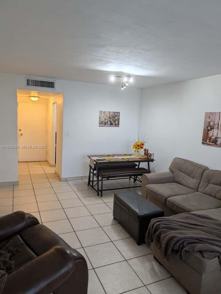 2899 Collins Avenue 736, Miami Beach, FL 33140 photo 10