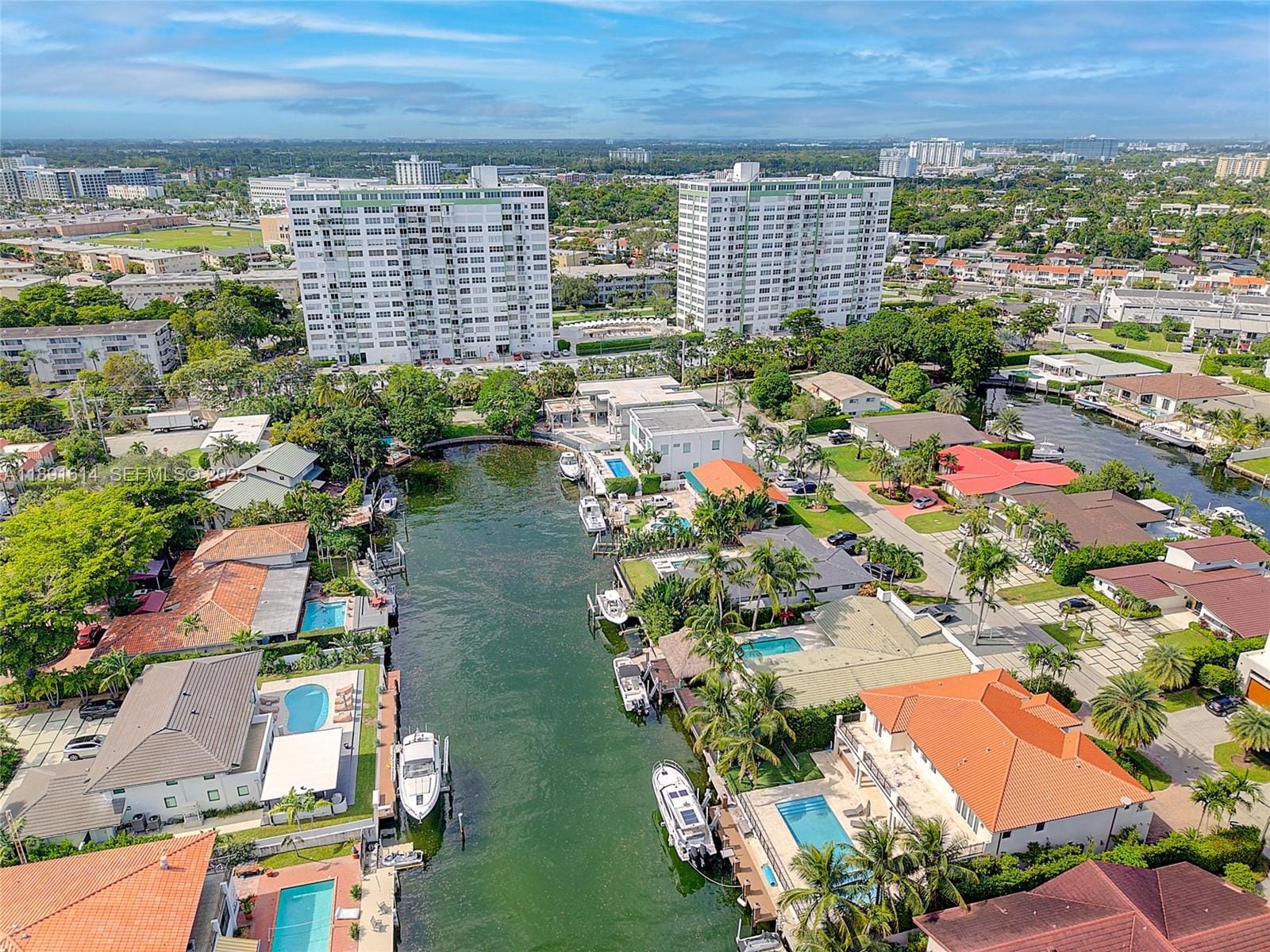 2100 Sans Souci Boulevard PH F2, North Miami, FL 33181