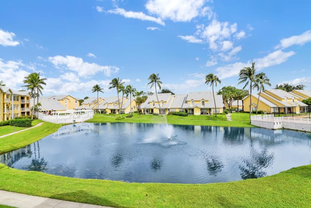 6347 La Costa Drive H, Boca Raton, FL 33433