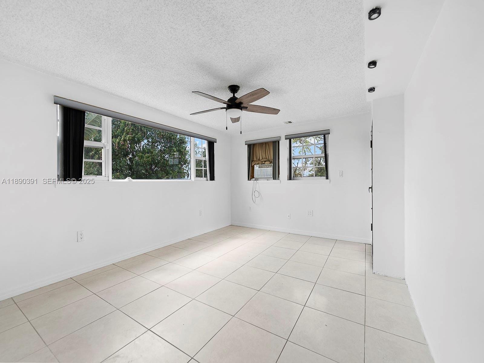911 E 14th Place, Hialeah, FL 33010 photo 22