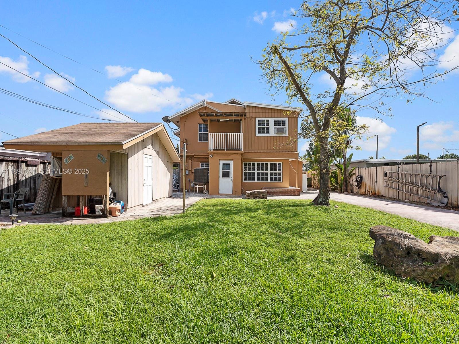 911 E 14th Place, Hialeah, FL 33010 photo 6