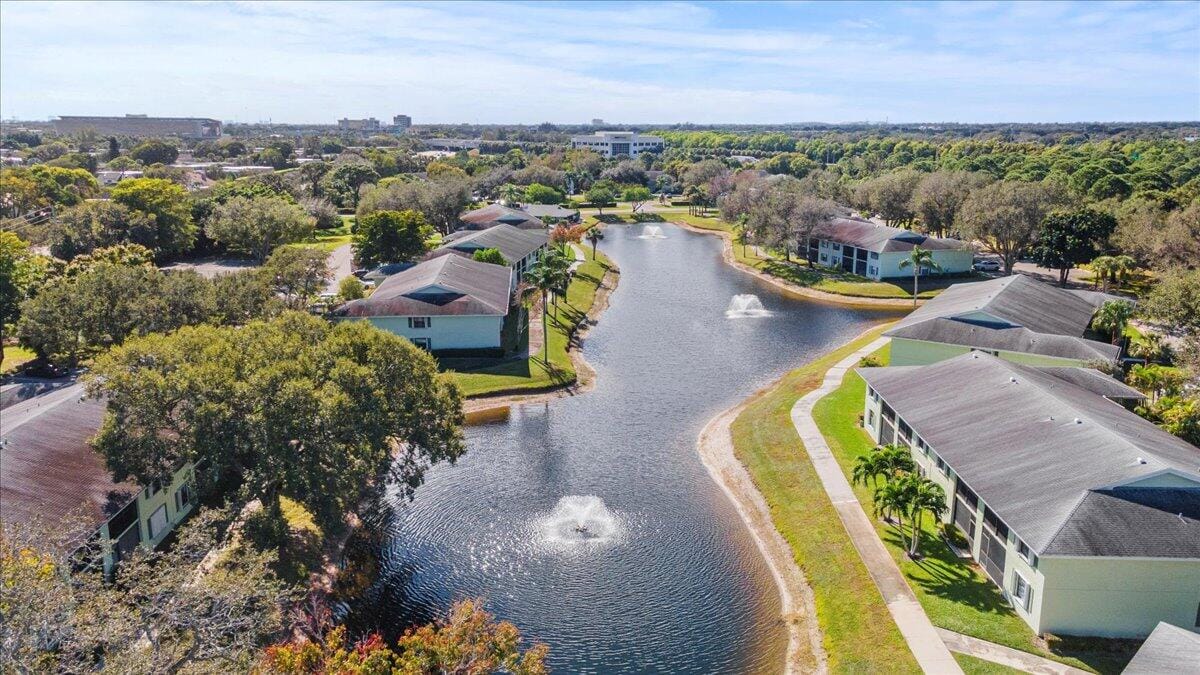 701 Sabal Ridge Circle F, Palm Beach Gardens, FL 33418