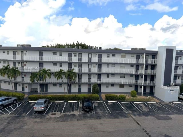 441 NE 195th Street 412, sold in Royal Oaks Condo, Miami, FL