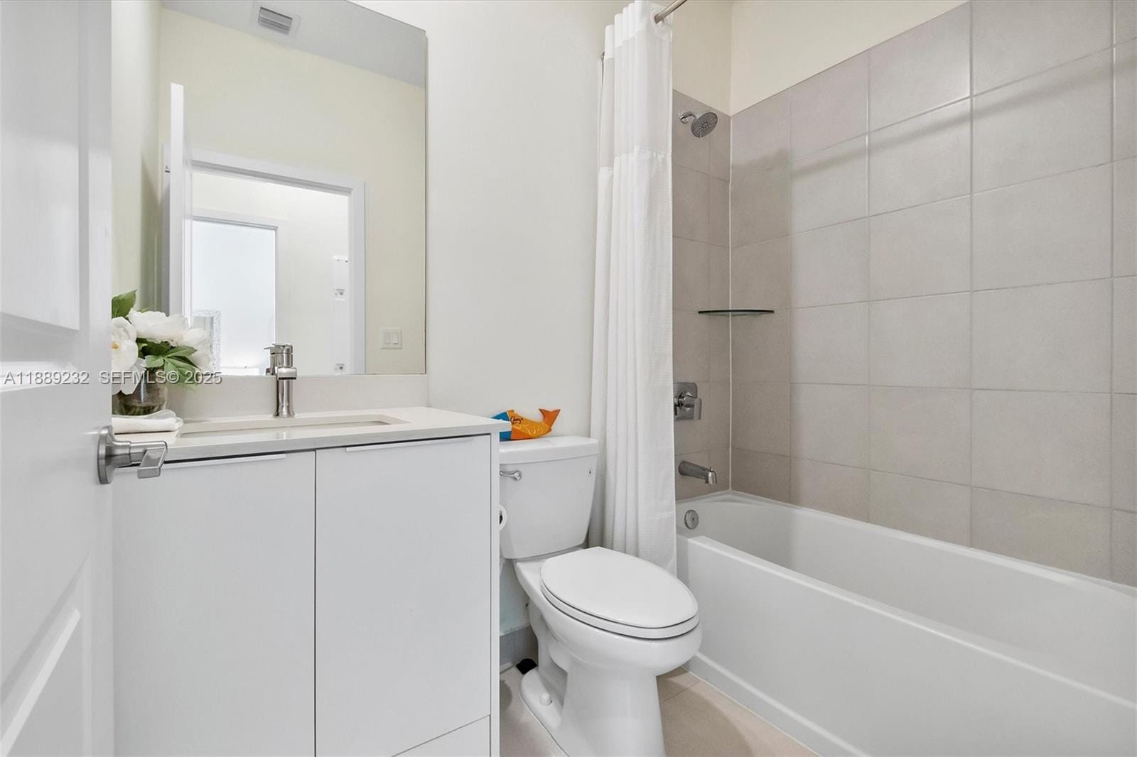 8374 Central Park Boulevard, Doral, FL 33166 photo 14