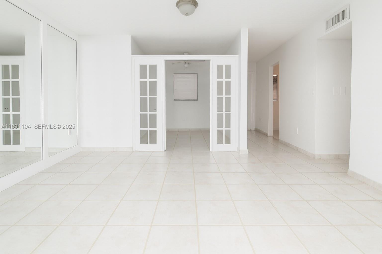 1662 Lincoln Court 402 — photo 3