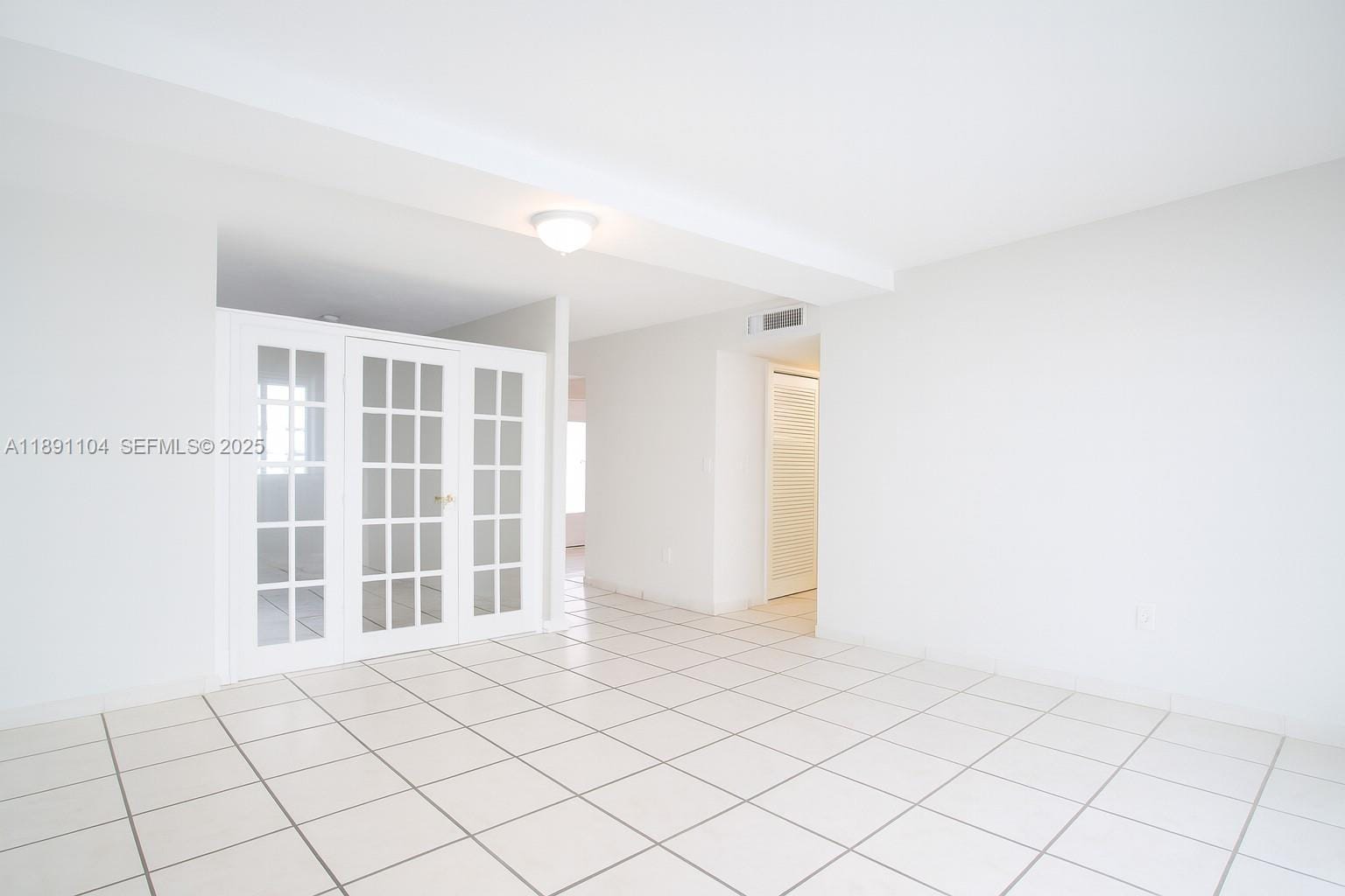 1662 Lincoln Court 402 — photo 4