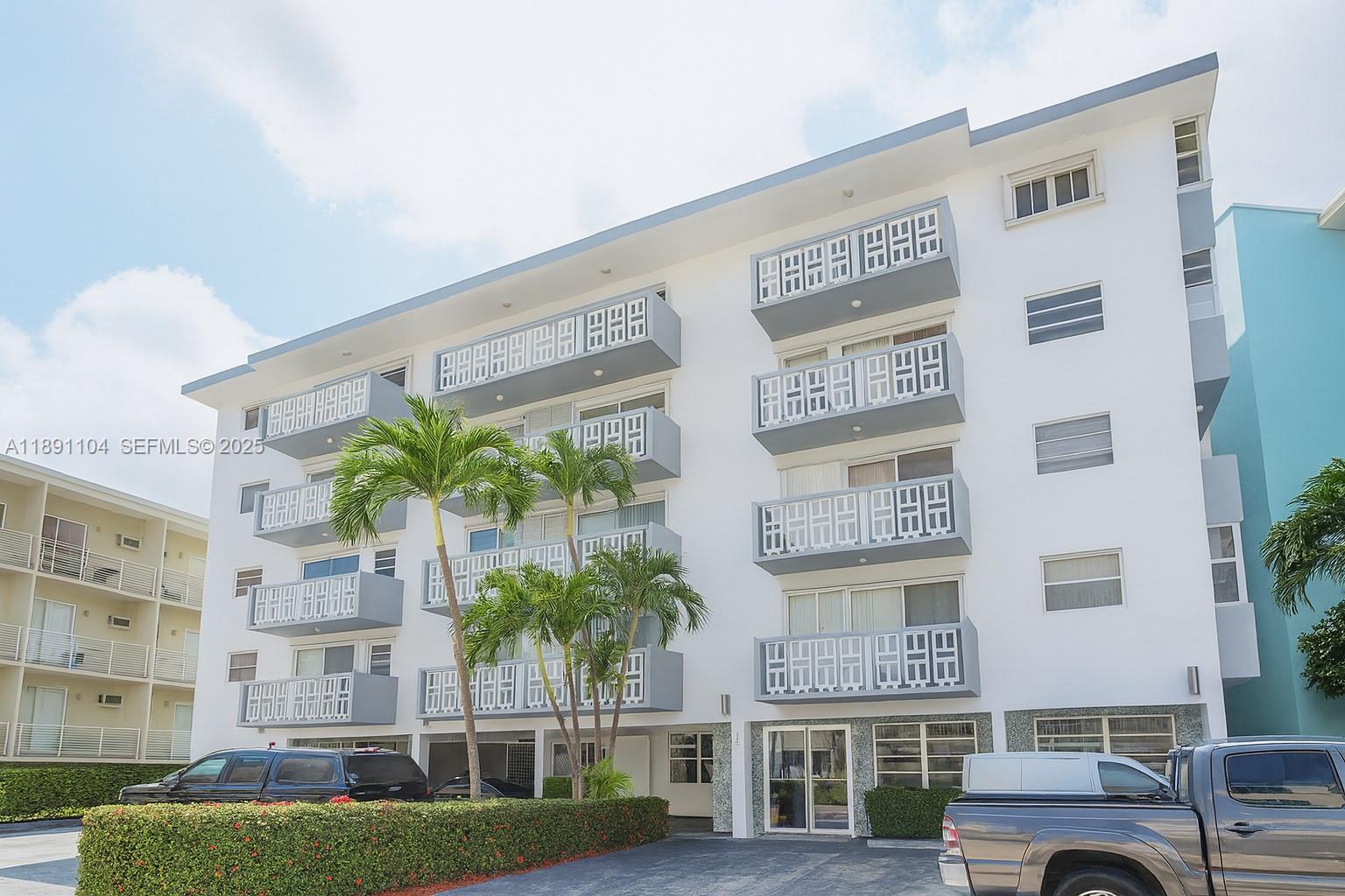 1662 Lincoln Court 402