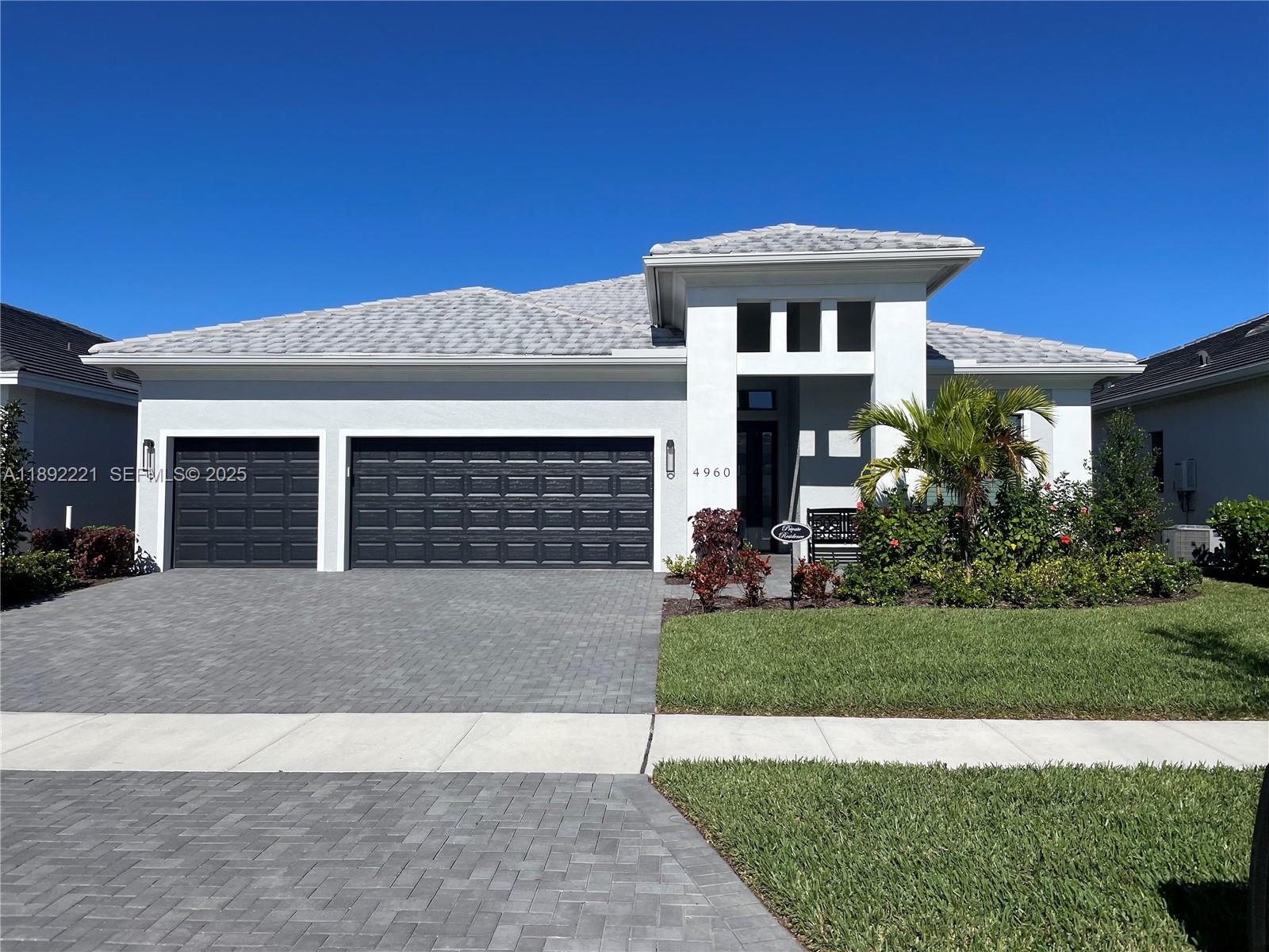 4960 Surfside Circle — photo 2