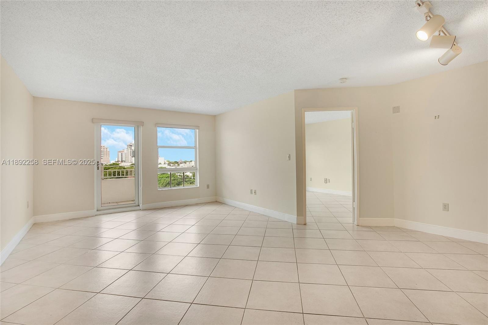 2351 Douglas Road 604 — photo 4