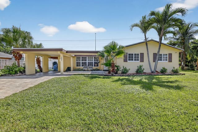 202 SW 52nd Avenue, sold in Plantation Park, Plantation, FL