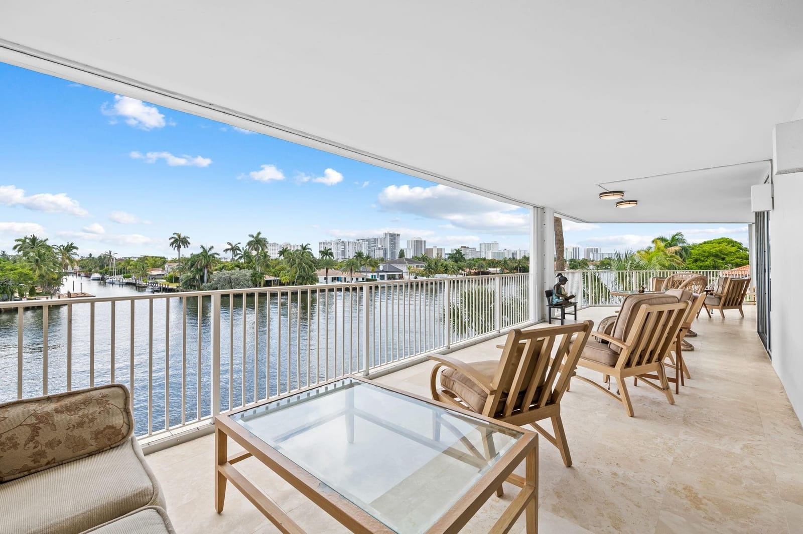 3100 NE 47th Court 303, Fort Lauderdale, FL 33308