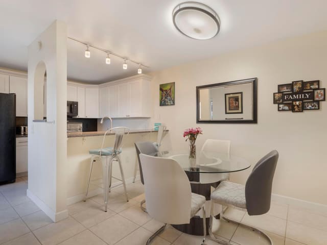 3231 32nd Way, sold in Village Of Sandalwood Lakes 1, West Palm Beach, FL