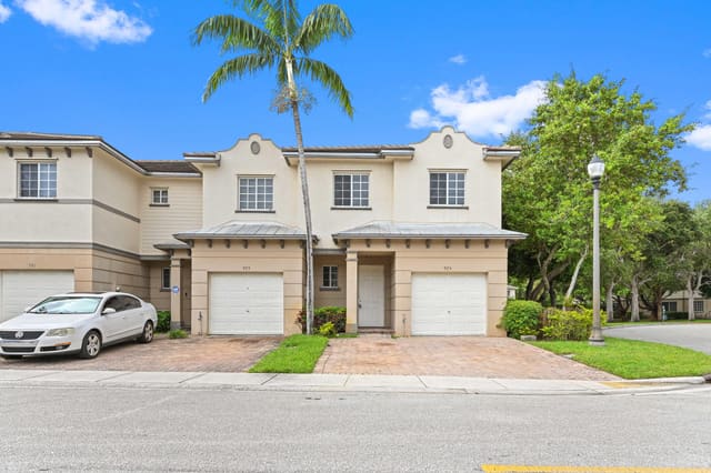 975 Tortuga Lane, sold in Marsh Harbour, Riviera Beach, FL