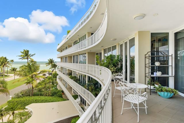 100 Royal Palm Way F4, Palm Beach, FL 33480