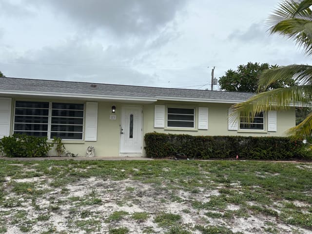 23 Ridgewood Circle, Tequesta, FL 33469