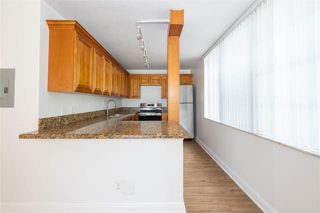 9471 Evergreen Place 201, Davie, FL 33324