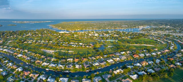 3142 SE Fairway W, Stuart, FL 34997