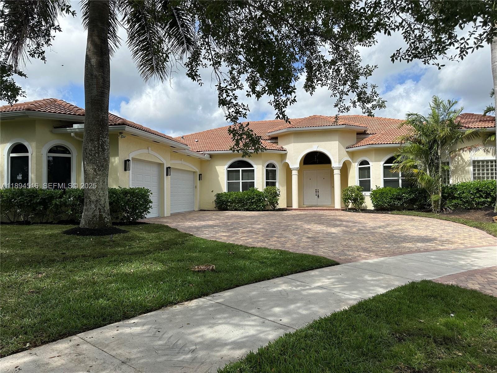 5 bedroom home for sale at 2273 Phoenix, Davie, FL 33324 — $1,899,000