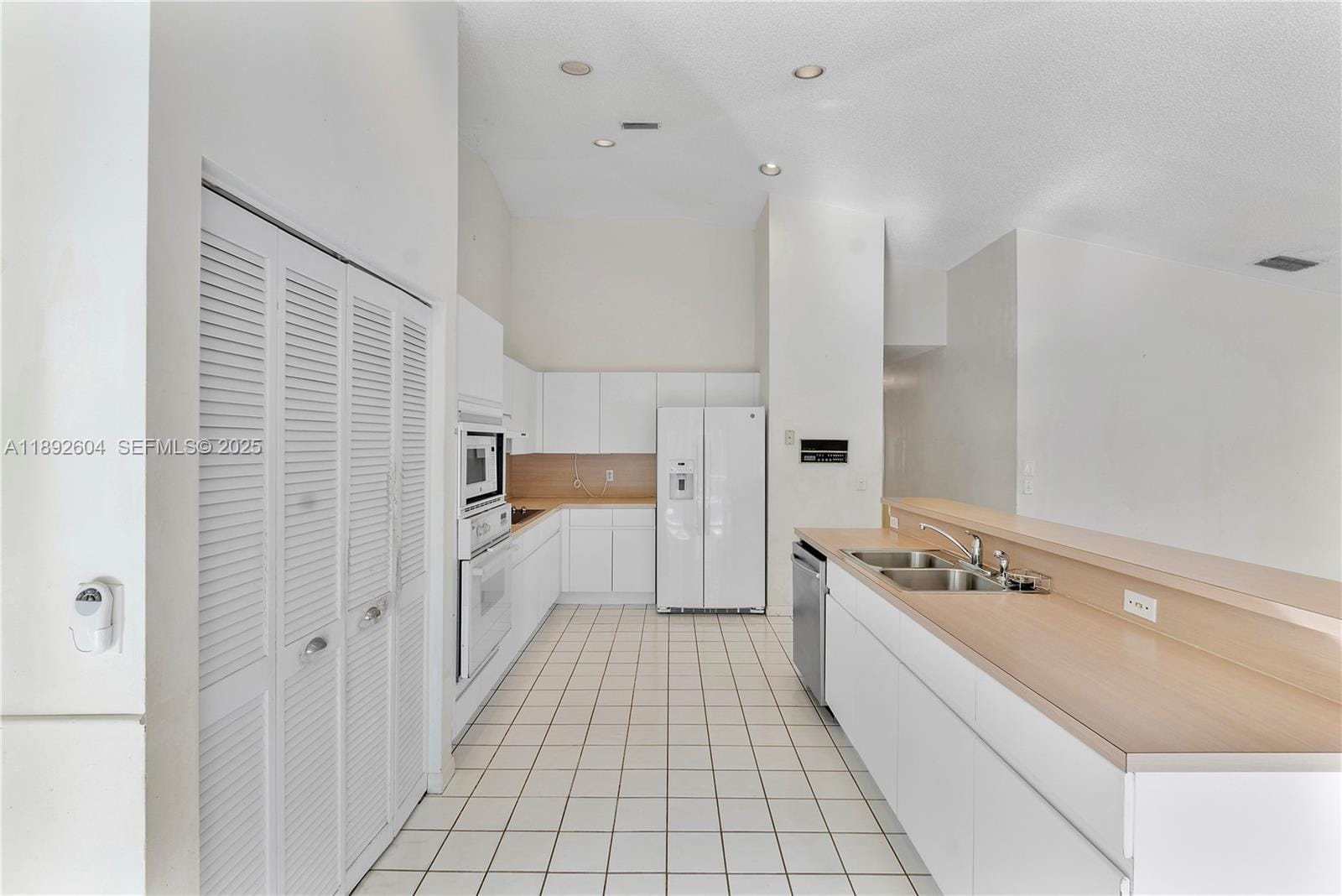 840 NW 132nd Avenue, Sunrise, FL 33325 photo 14