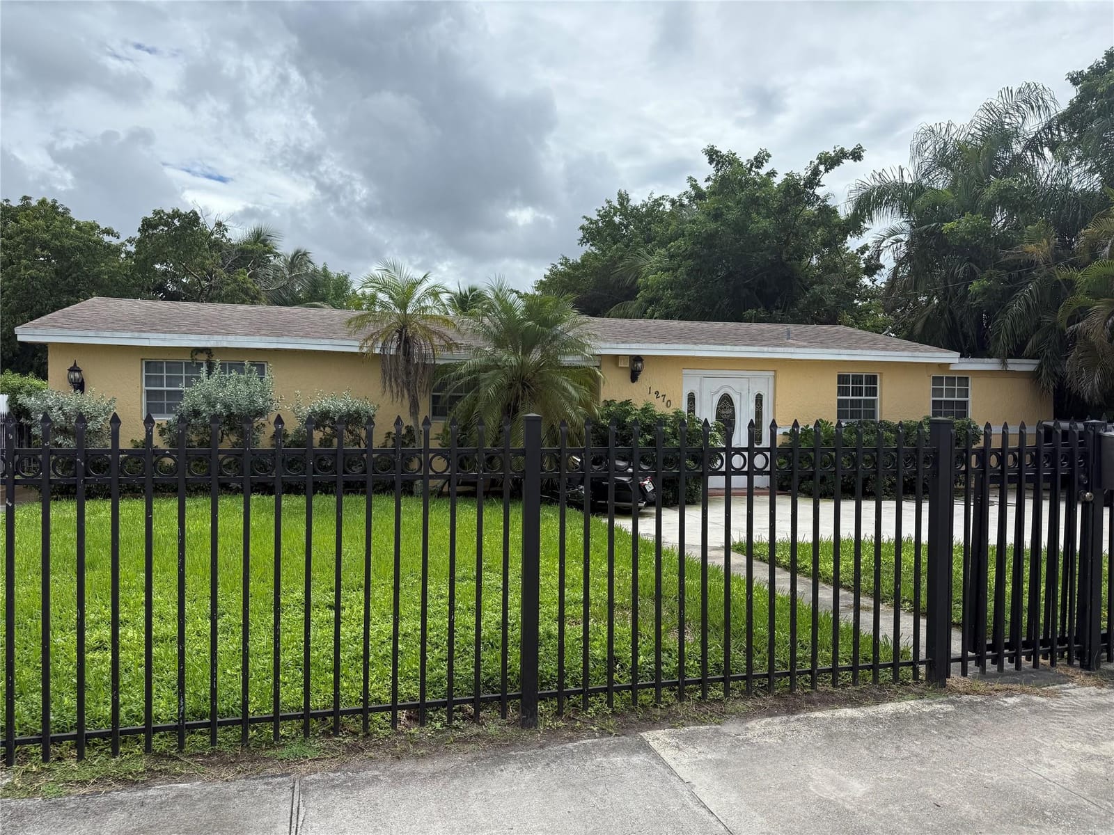 1270 NW 111th Street, Miami, FL 33167 photo 2